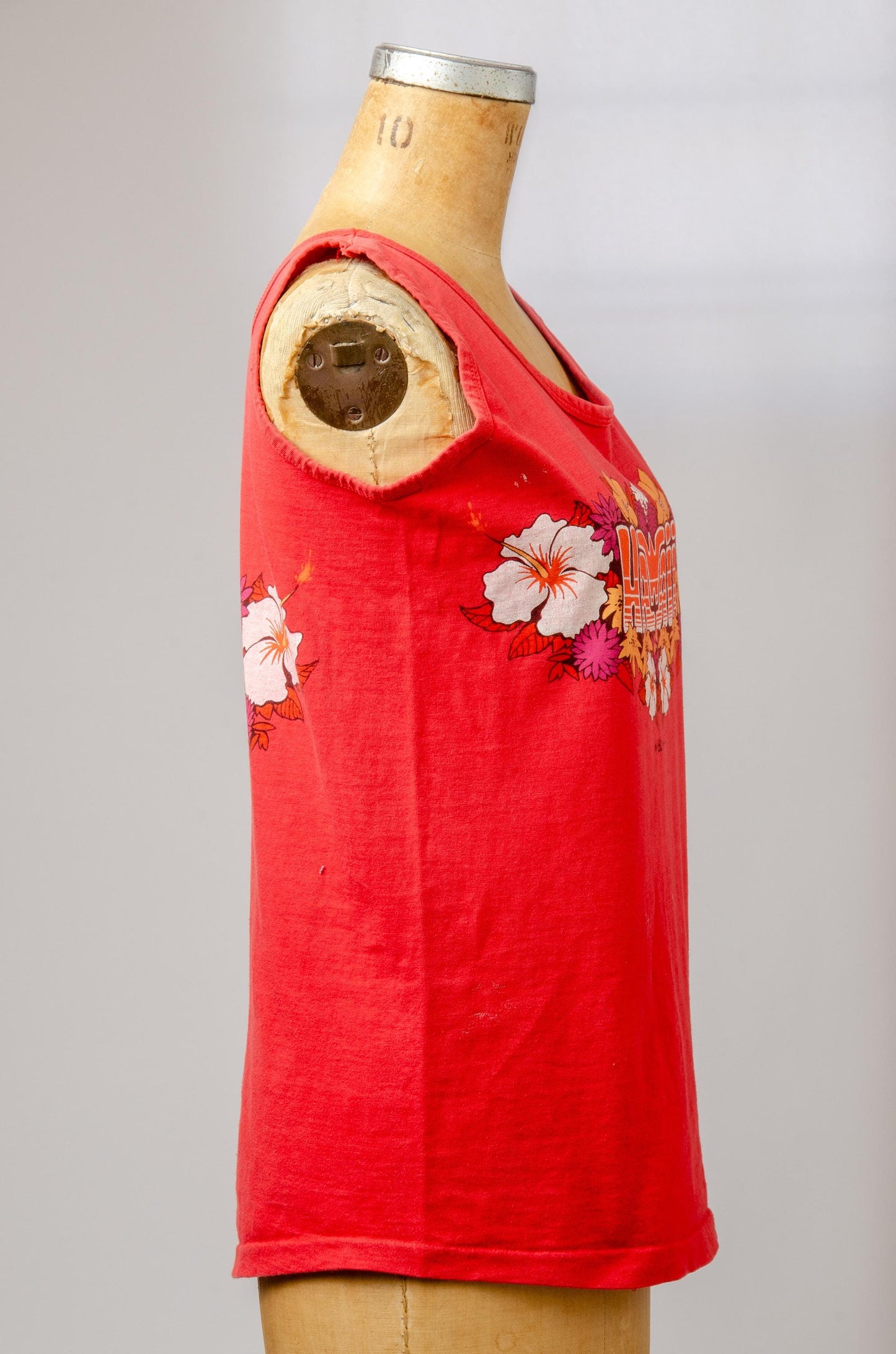 1970s Hawaiia Floral Bouquet Red Cotton Surf Tank Top