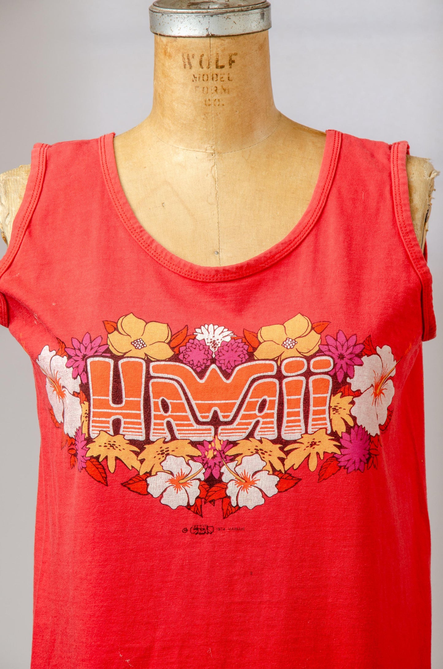 1970s Hawaiia Floral Bouquet Red Cotton Surf Tank Top