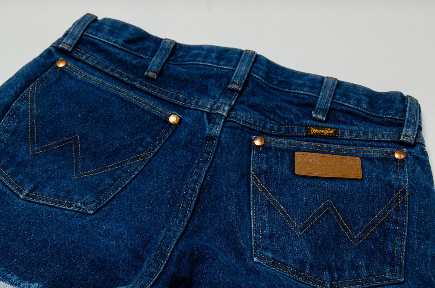 Vintage Wrangler Dark Denim High Waisted Western Cut Off Jean Shorts W 31