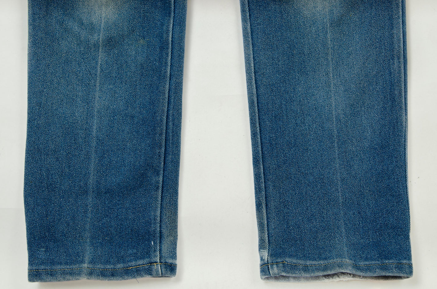 1970s Levis White Tag High Waisted USA Tapered Mom Jeans 27 x 30.5