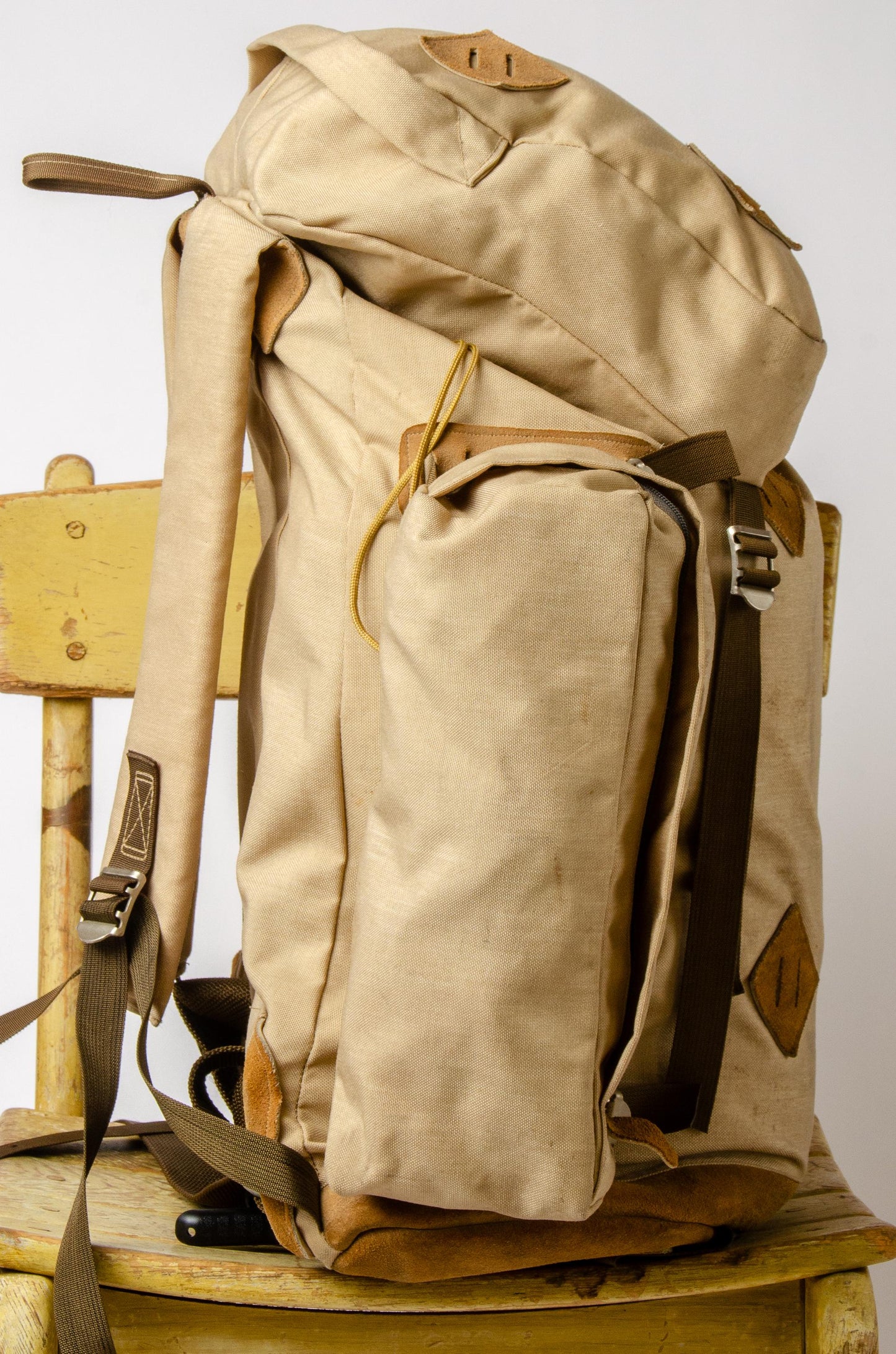 1974 REI Internal Frame Rucksack Leather Bottom Backpack