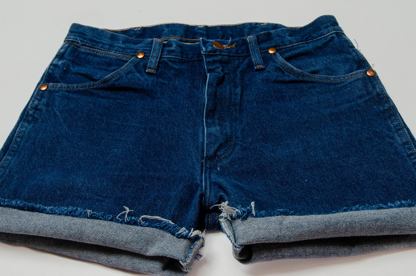 Vintage Wrangler Dark Denim High Waisted Western Cut Off Jean Shorts W 31