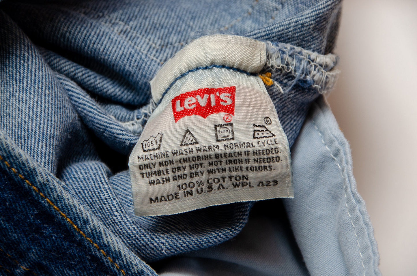 1980s Levis 501 Button Fly Made in USA Blue Denim Jeans 28 x 34