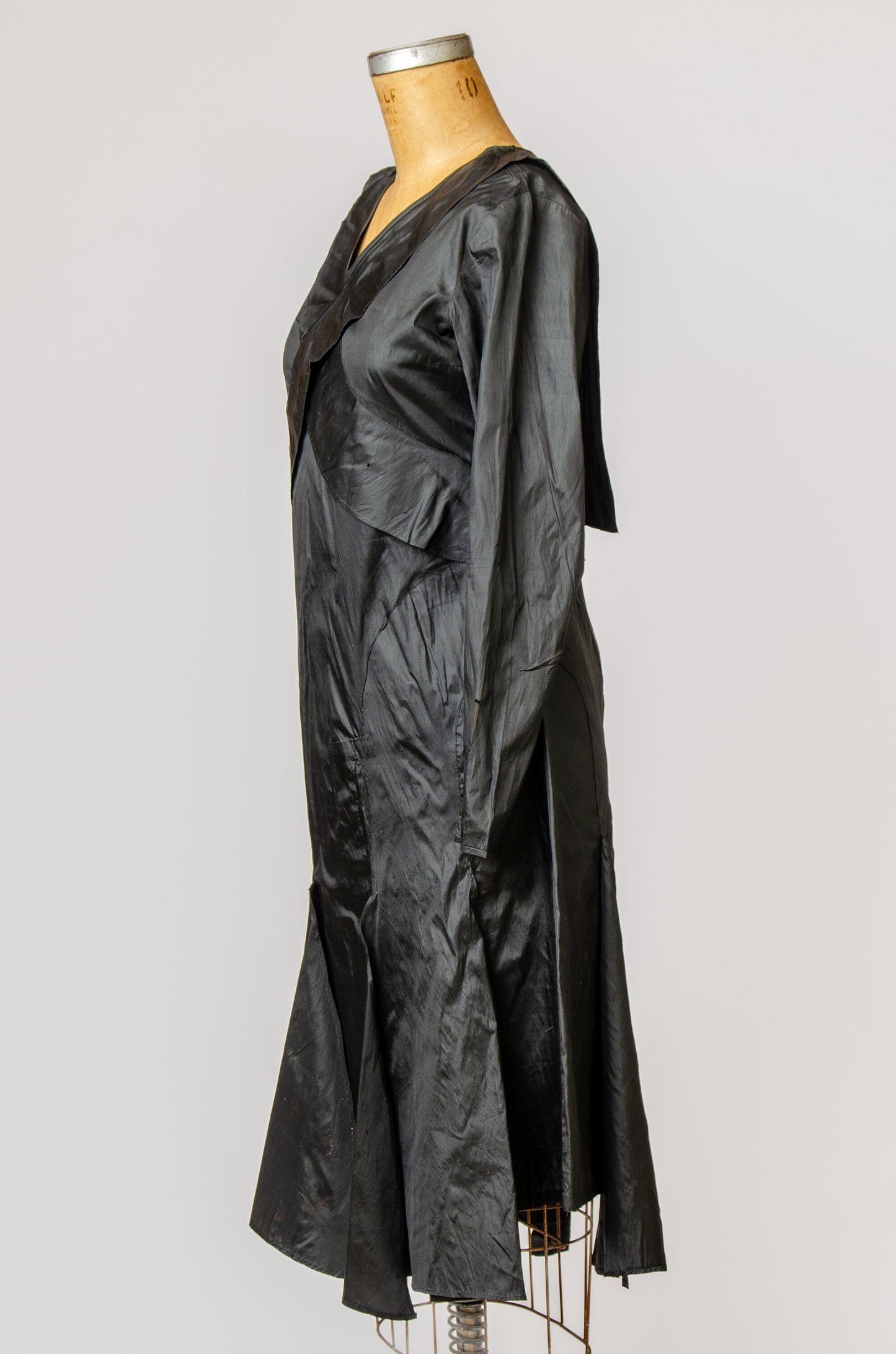 1920s Silk Drop Waist Flapper Dress