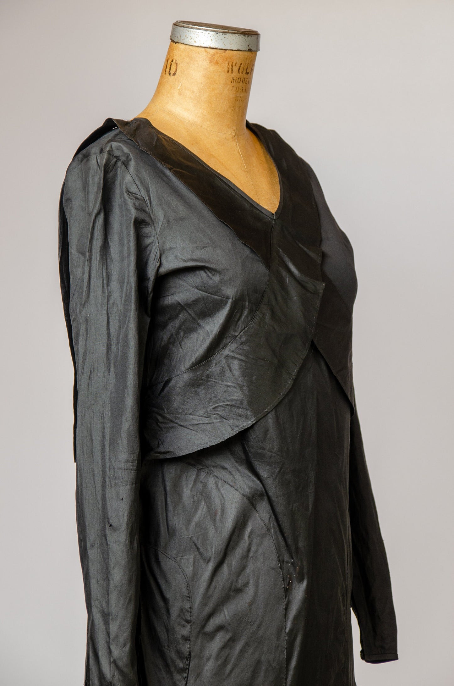 1920s Silk Drop Waist Flapper Dress