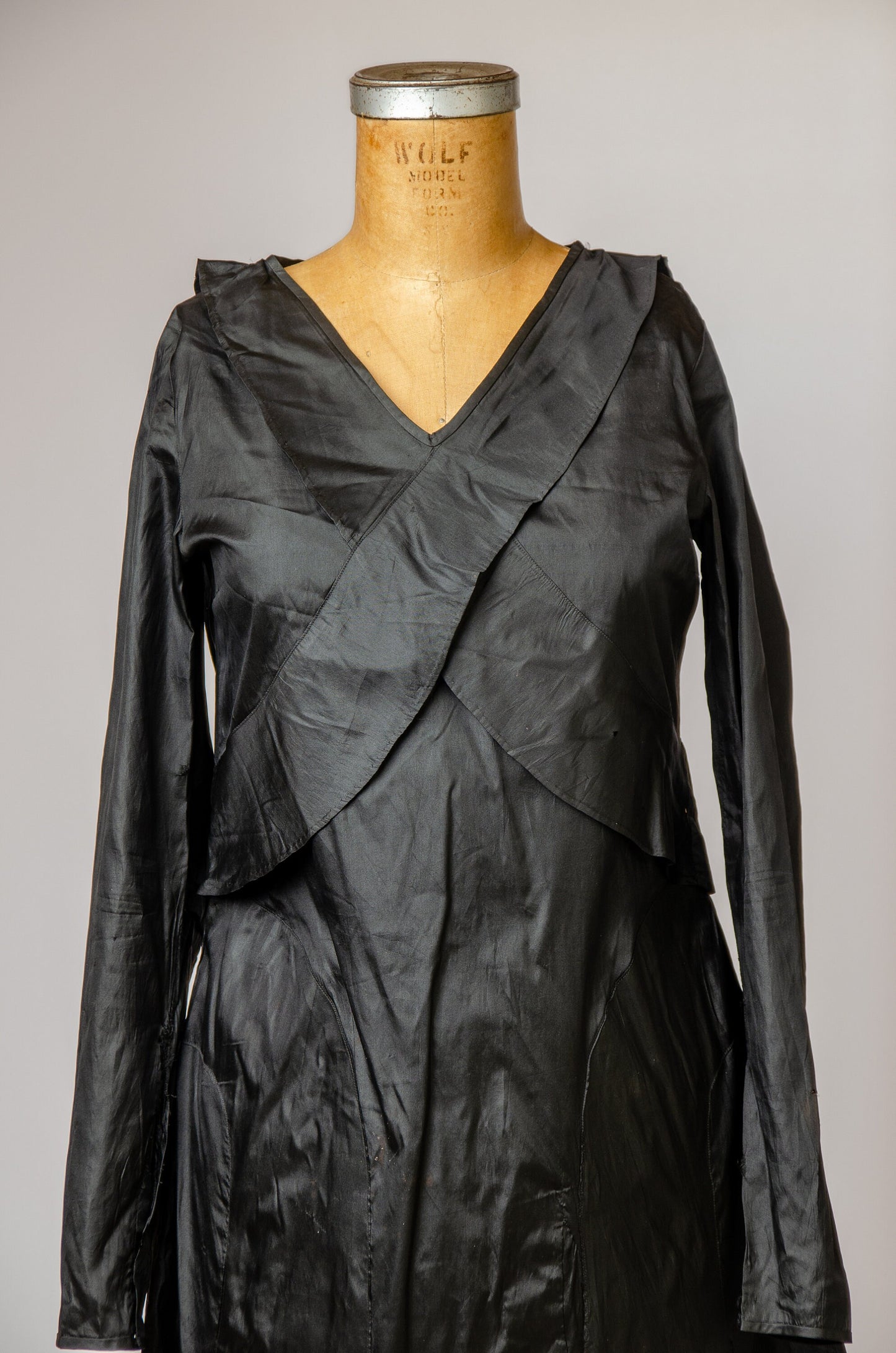 1920s Silk Drop Waist Flapper Dress