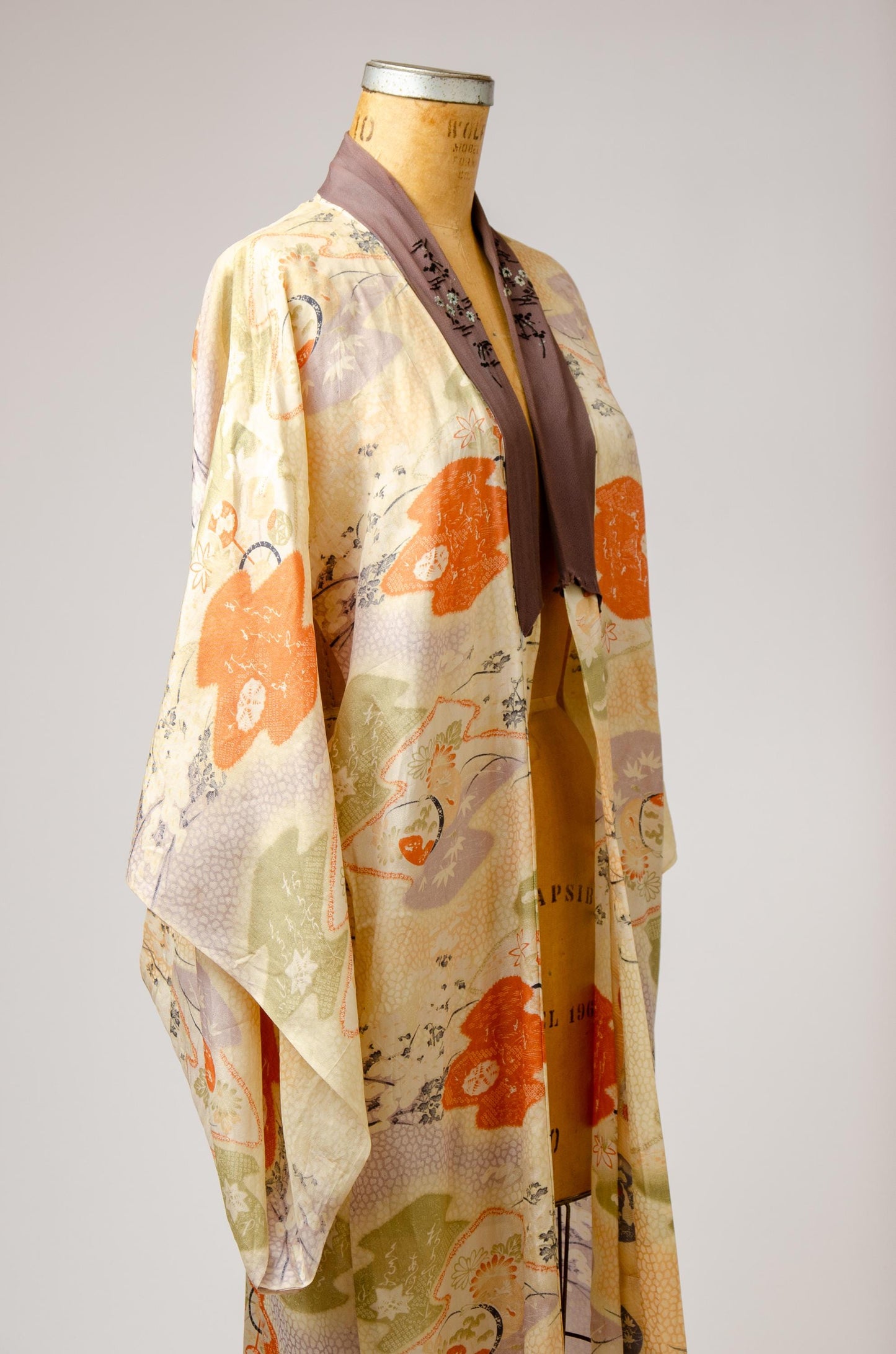 1920s Kimono Jacket Hand Embroidered Chinese Silk Kimono Jacket