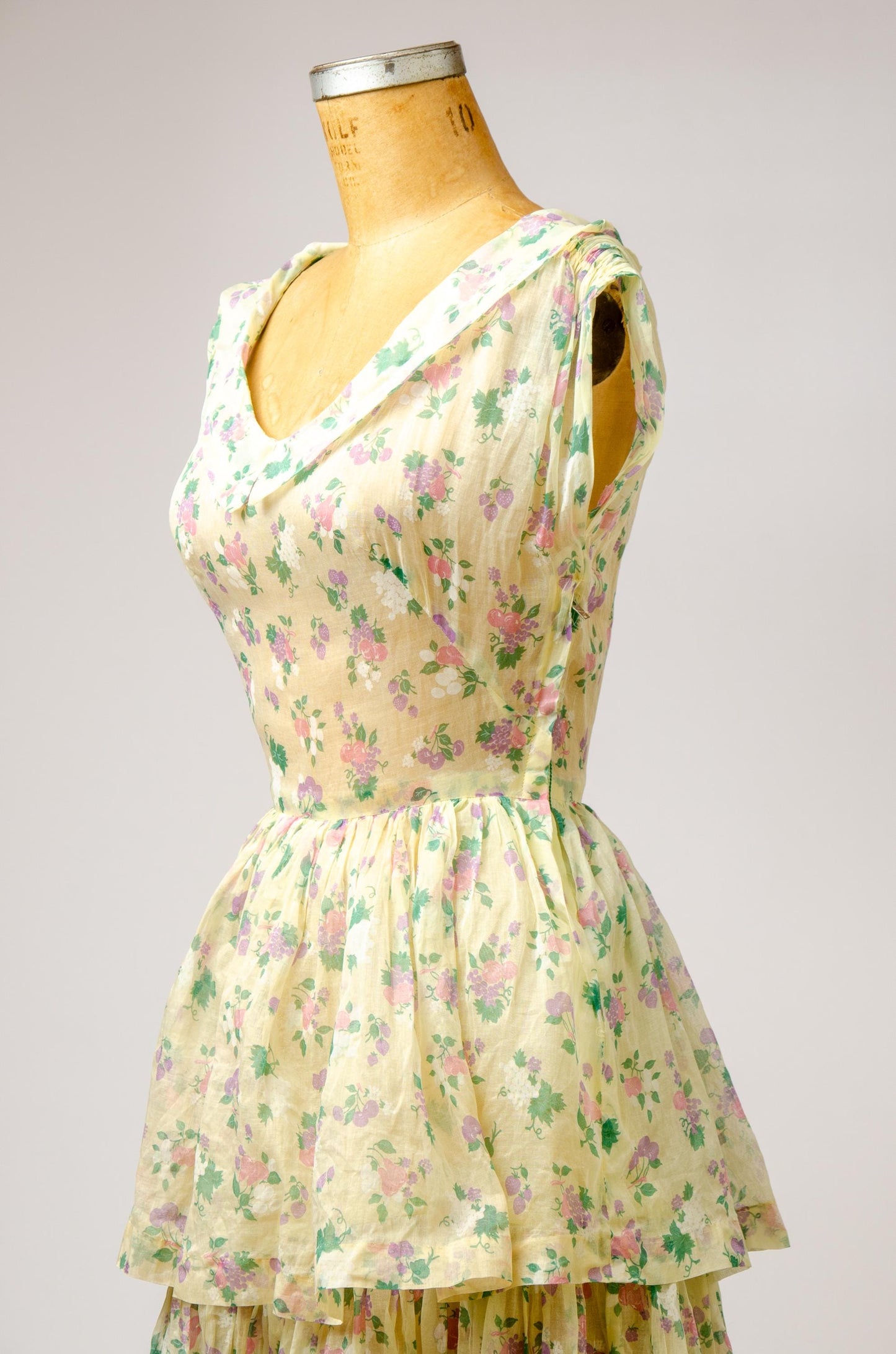 1940s Fruit Salad Cotton Pale Yellow Garden Summer Dress