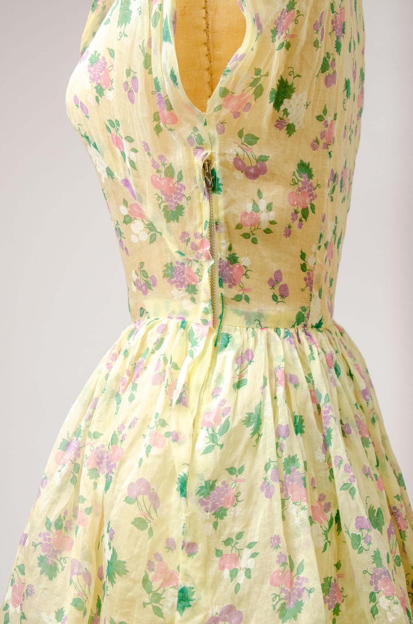 1940s Fruit Salad Cotton Pale Yellow Garden Summer Dress