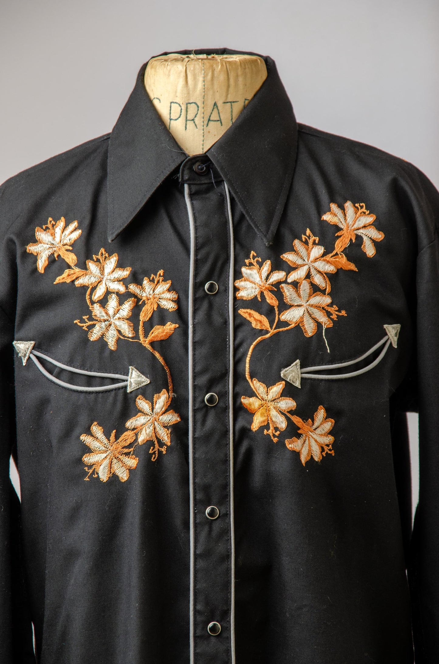 Vintage Black Embroidered Floral Pearl Snap Western Shirt