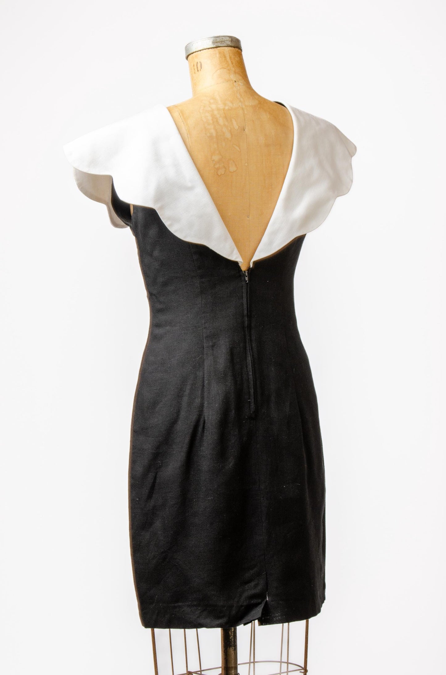 1980s Egg Dress Black and White Linen Modern Shift Dress