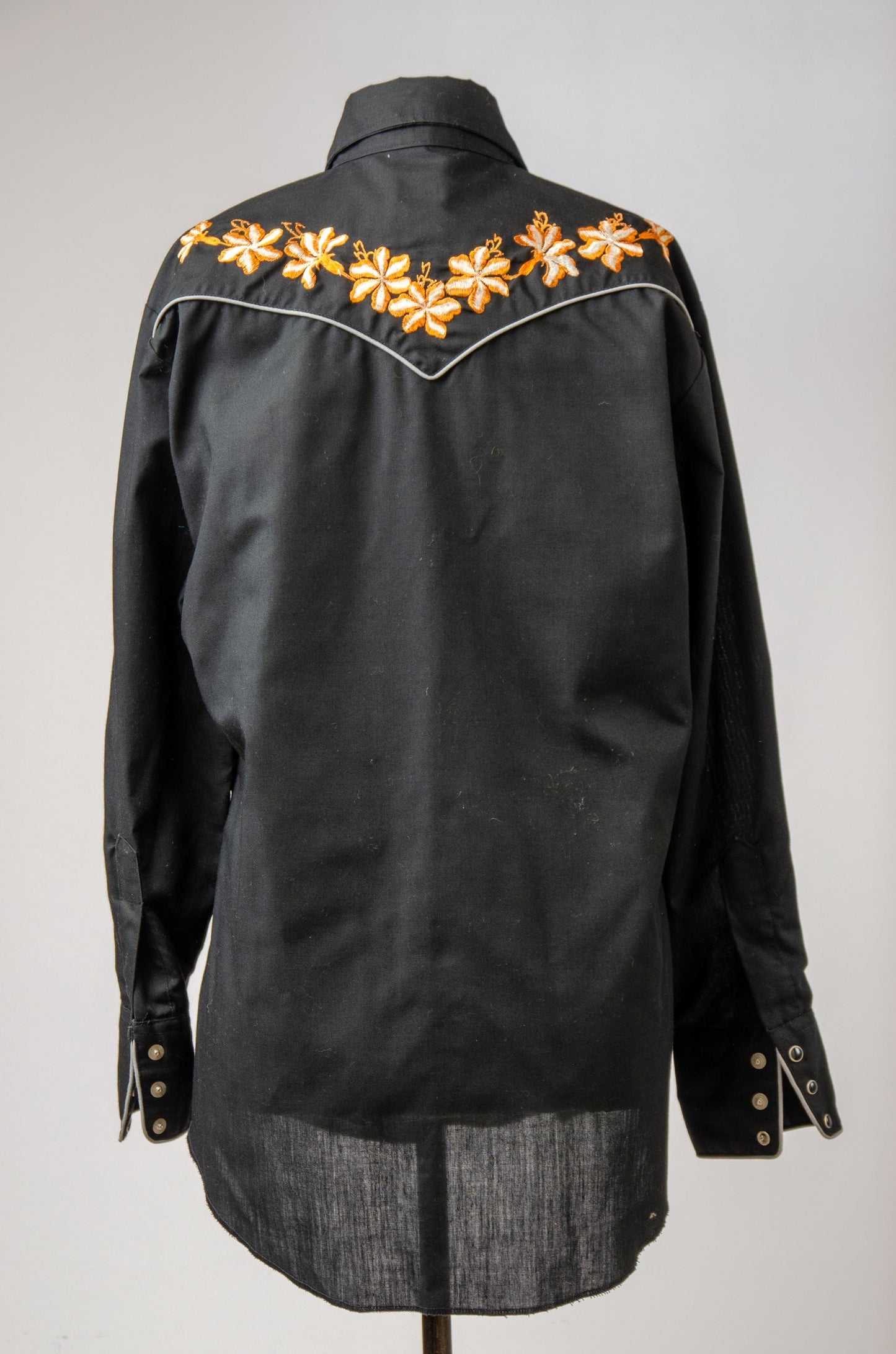 Vintage Black Embroidered Floral Pearl Snap Western Shirt