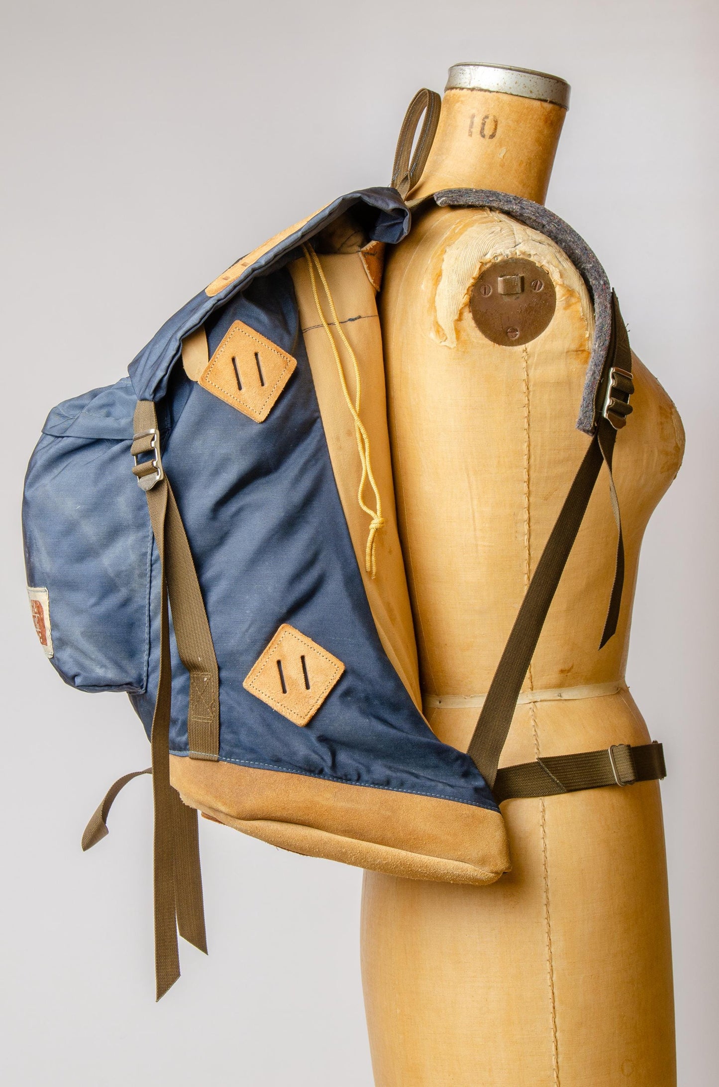 1975 REI Internal Frame Rucksack Leather Bottom Backpack