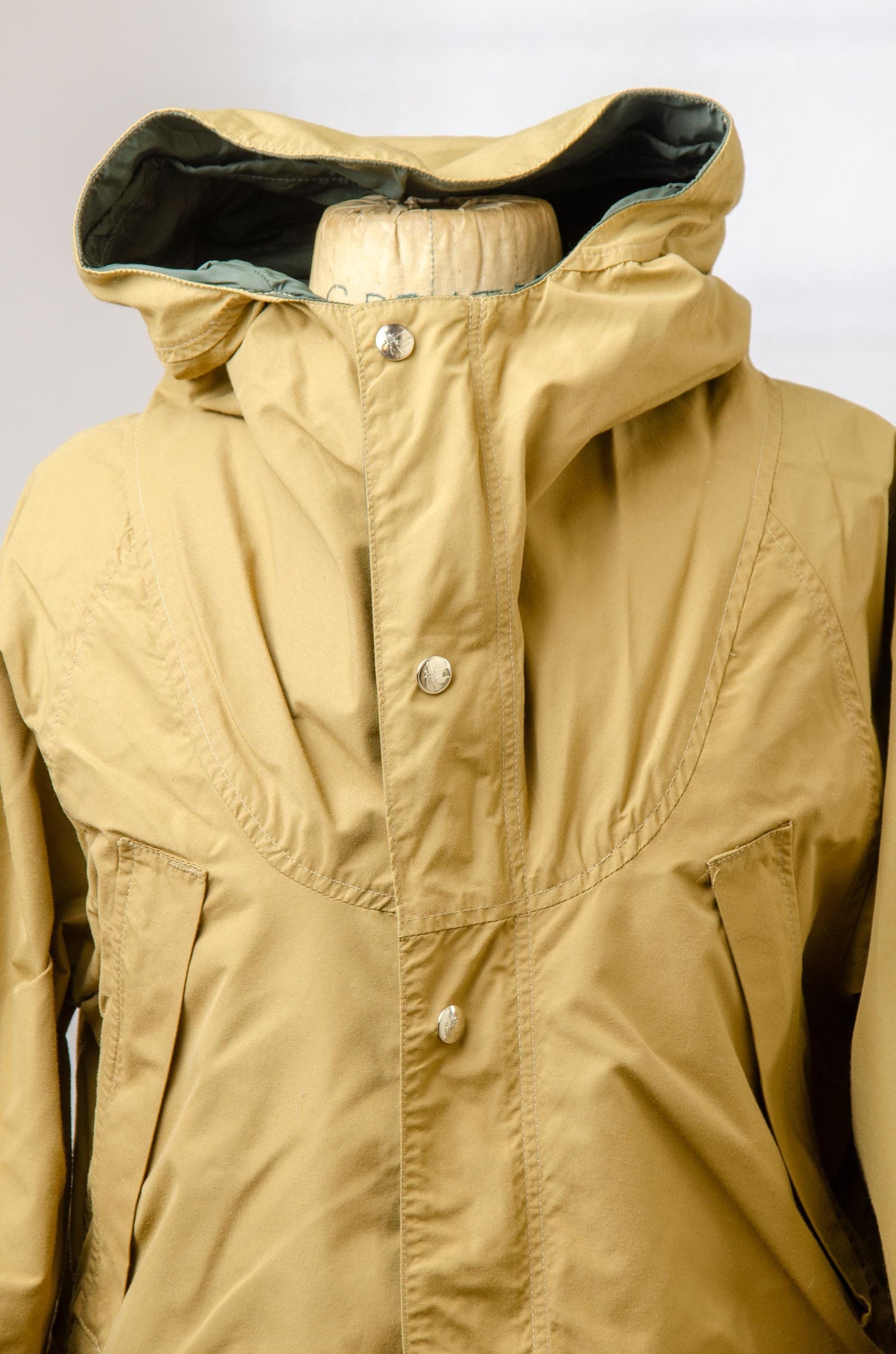 1980s Banana Equipment Beige Anorak Hooded Mountain Windbreaker Jacket