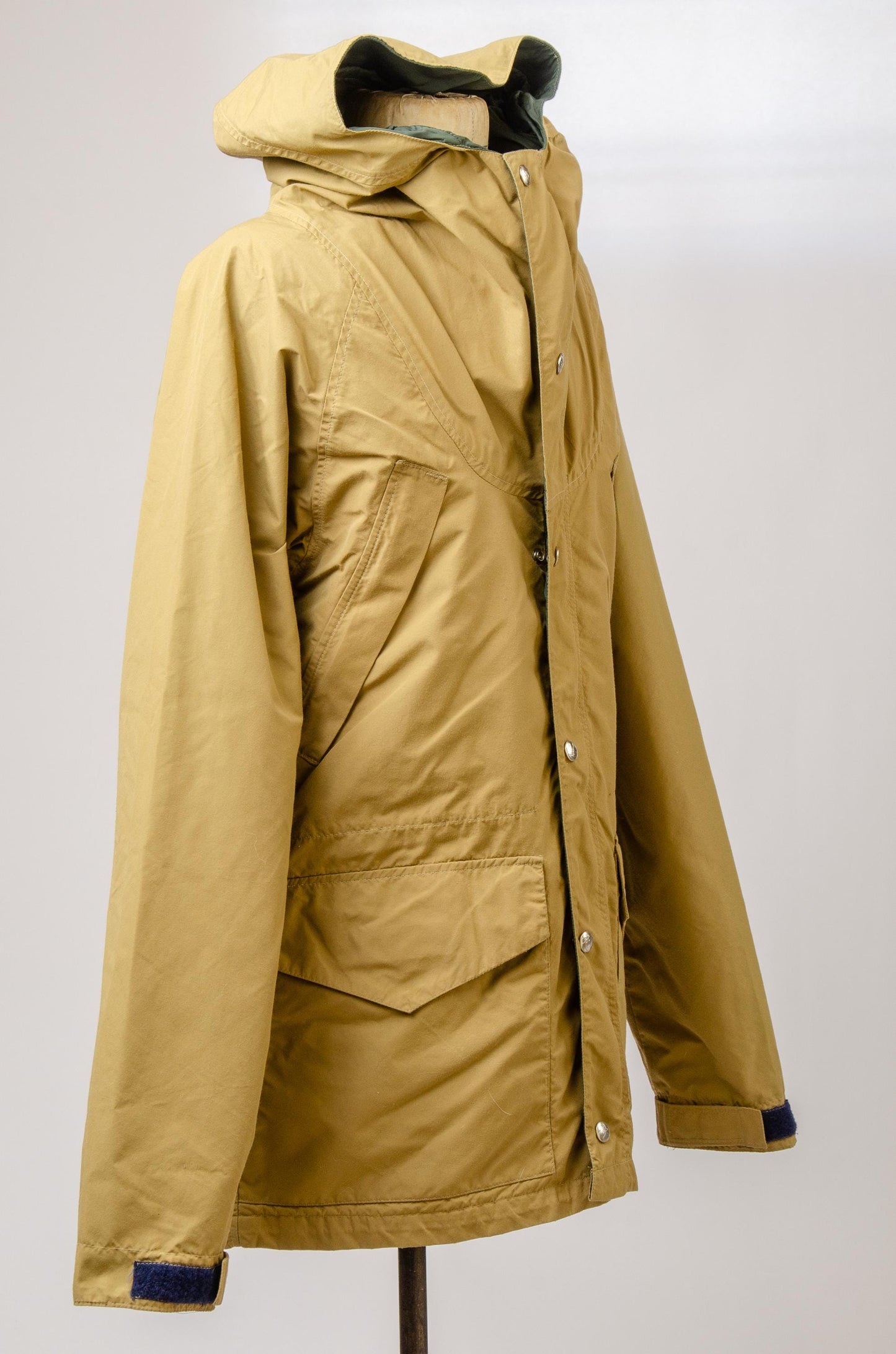 1980s Banana Equipment Beige Anorak Hooded Mountain Windbreaker Jacket