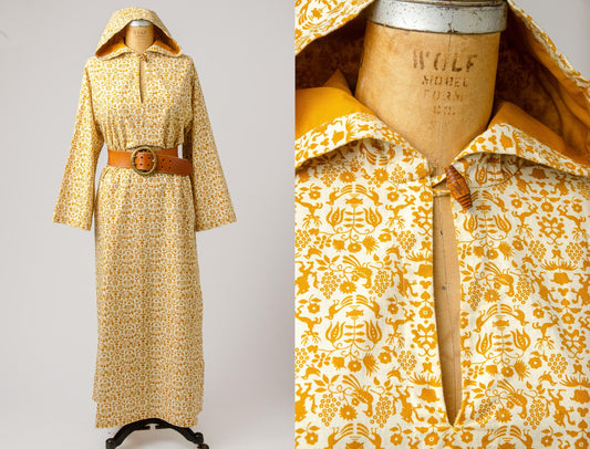 1970s Scandinavian Novelty Print Hooded Cotton Beach Cover Dress