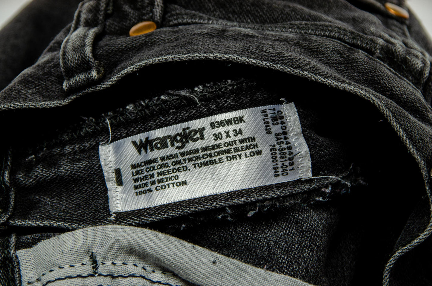 1980s Wrangler High Waisted Black Denim Mom Jeans 29 x 34