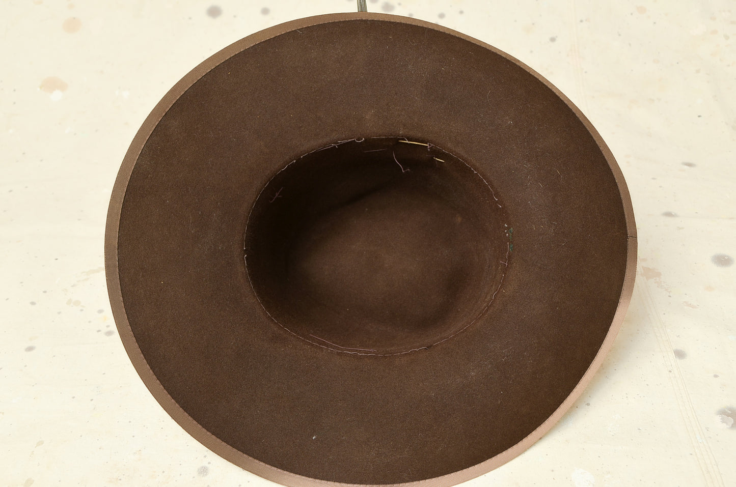 1940s Wide Brim Western Hat Brown Beaver Fur Felt w/ Wide Rayon Band & Artisan Hat Pin