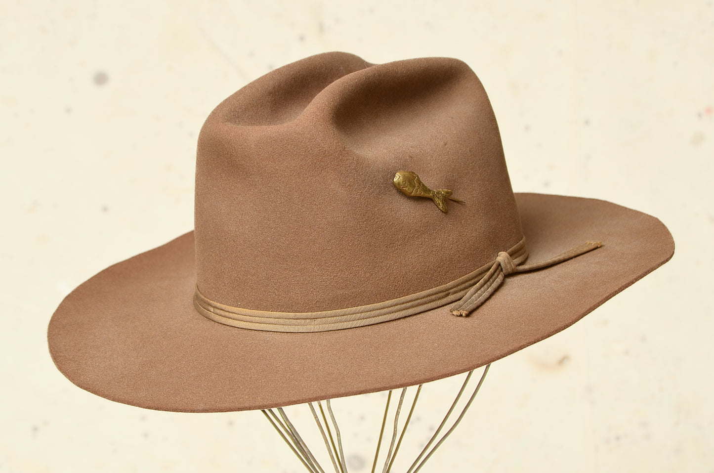 1960s Western Hat Light Brown Wool Felt with Brass Artisan Hat Pin