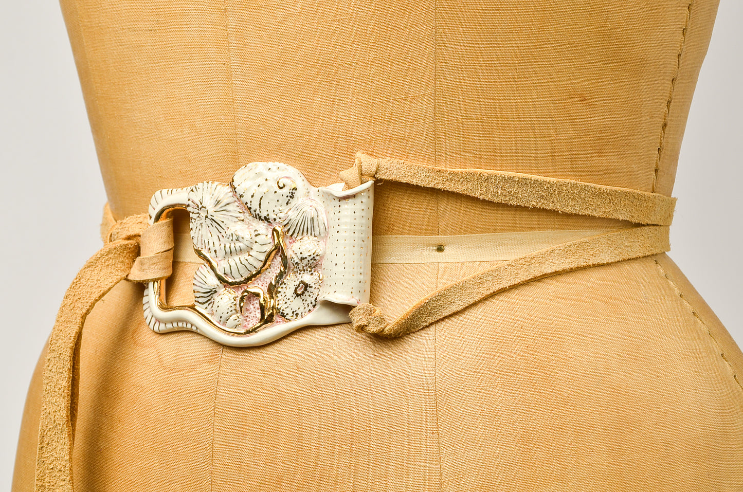 Vintage Ceramic Hippie California Artisan Leather Belt Pink Seashells