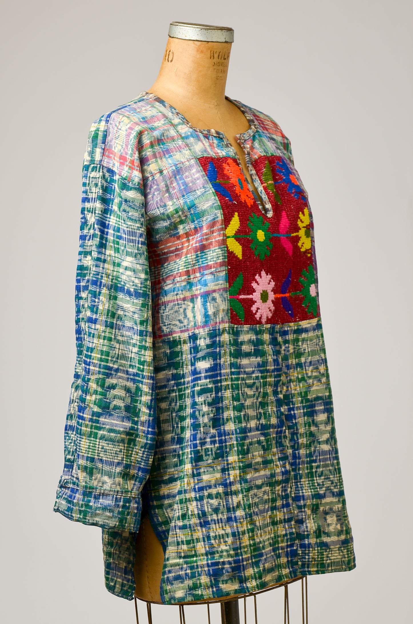 1970s Guatemalan Blouse Woven Cotton with Needlepoint Embroidery Shirt