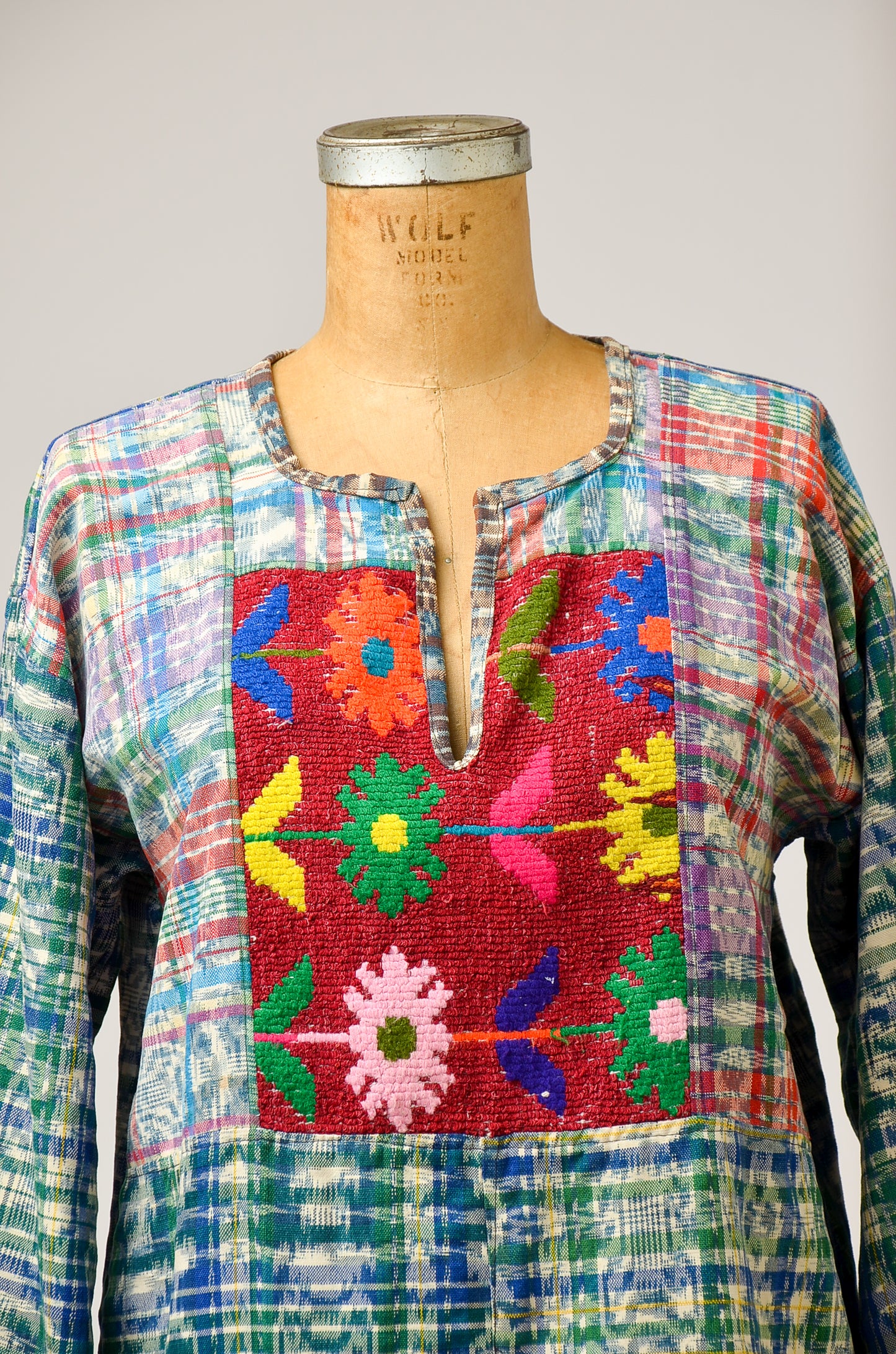 1970s Guatemalan Blouse Woven Cotton with Needlepoint Embroidery Shirt