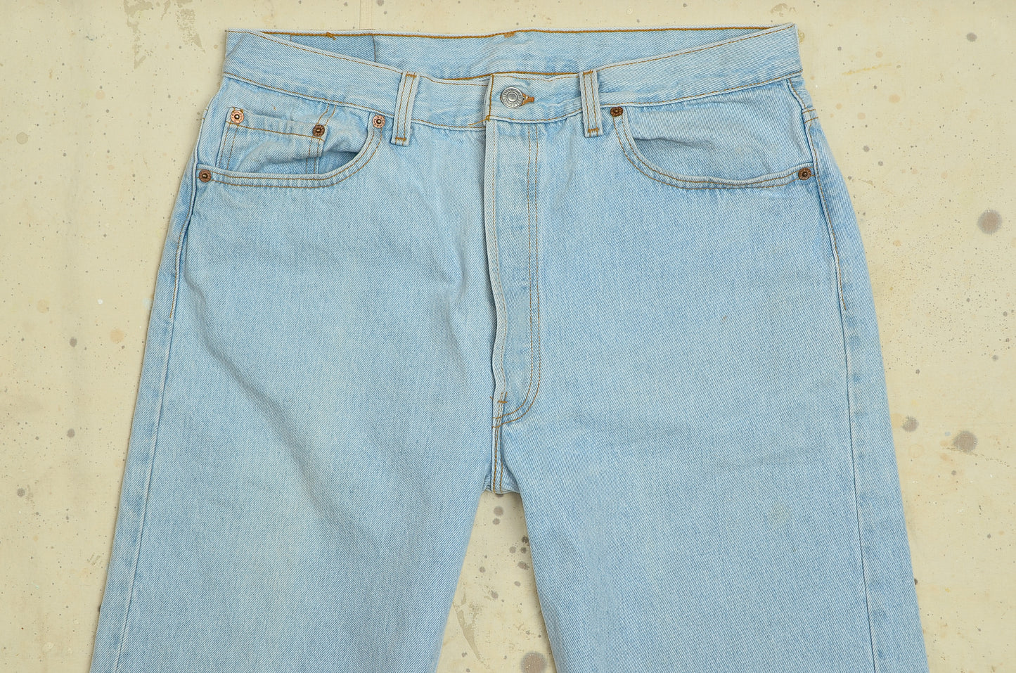 1980s Levis 501 Button Fly Made in USA Blue Denim Jeans 36 x 33