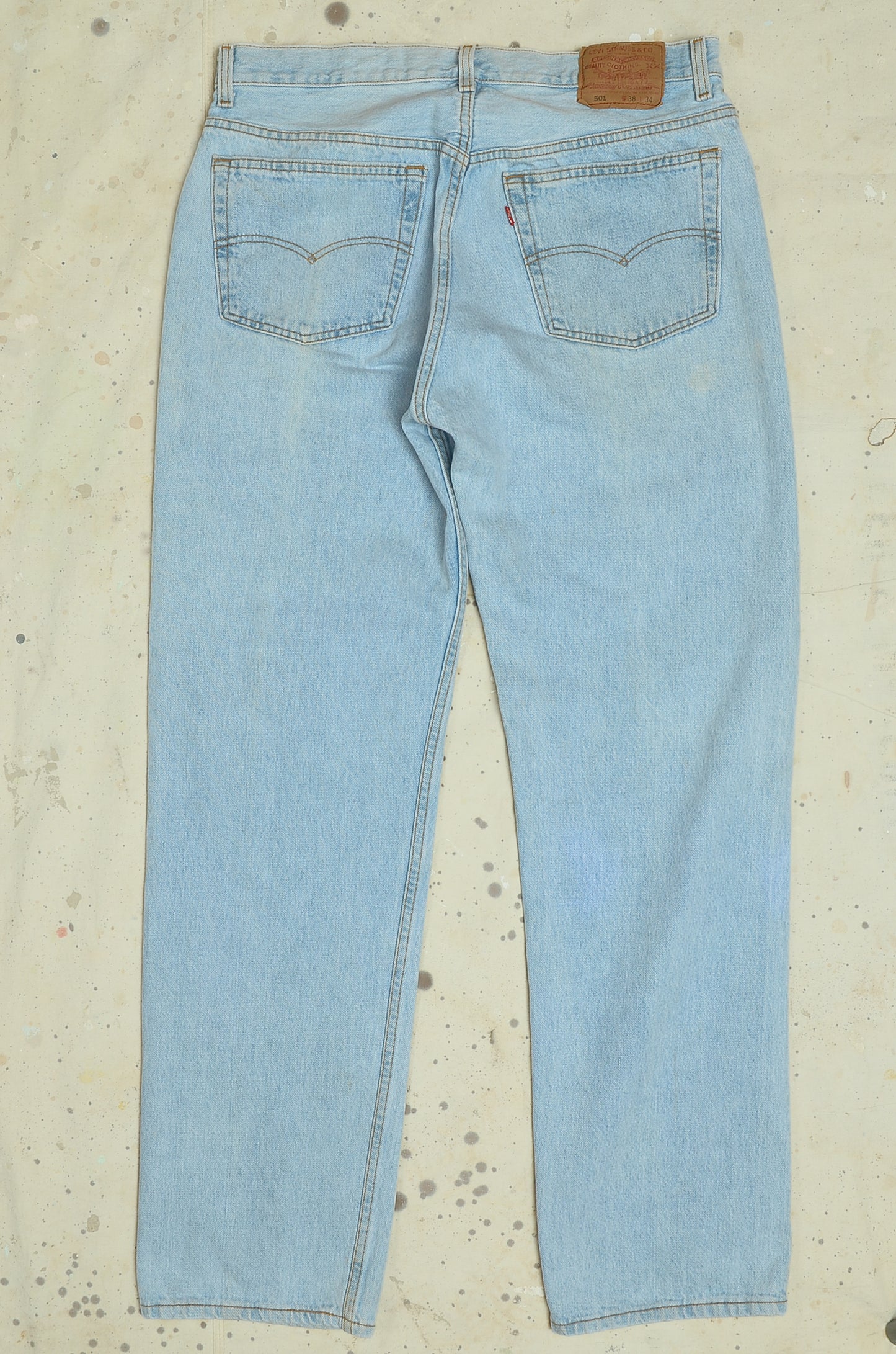 1980s Levis 501 Button Fly Made in USA Blue Denim Jeans 36 x 33