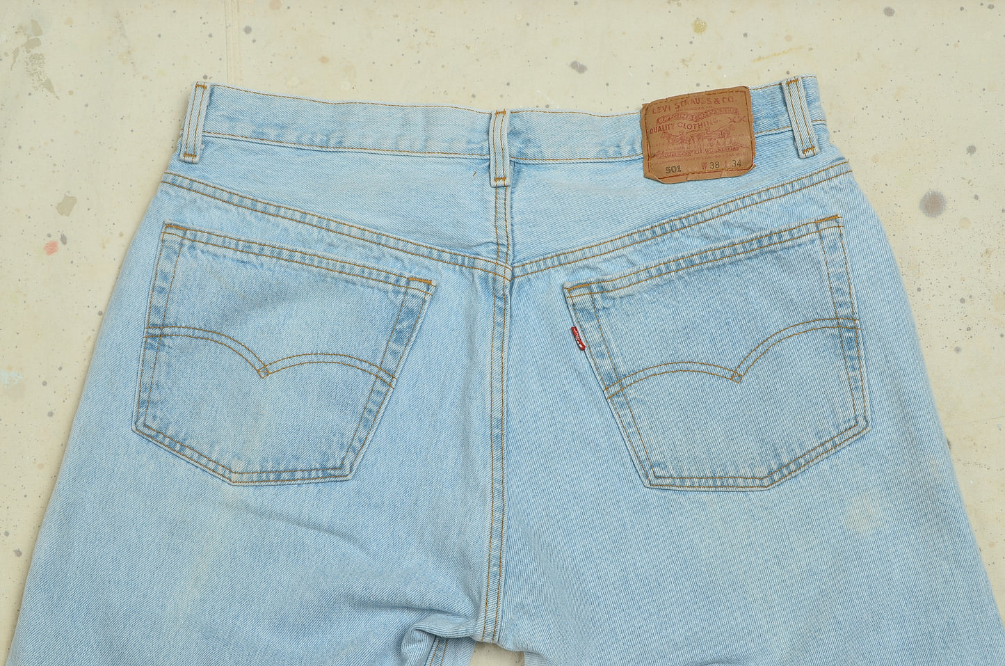 1980s Levis 501 Button Fly Made in USA Blue Denim Jeans 36 x 33