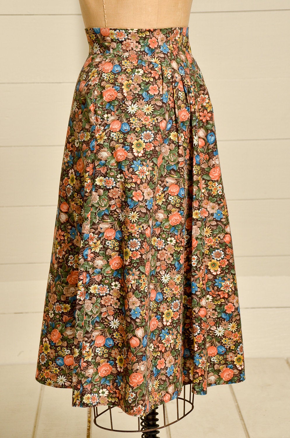 1970s Prairie Skirt Brown & Rust Floral Bouquet Print Western Dress