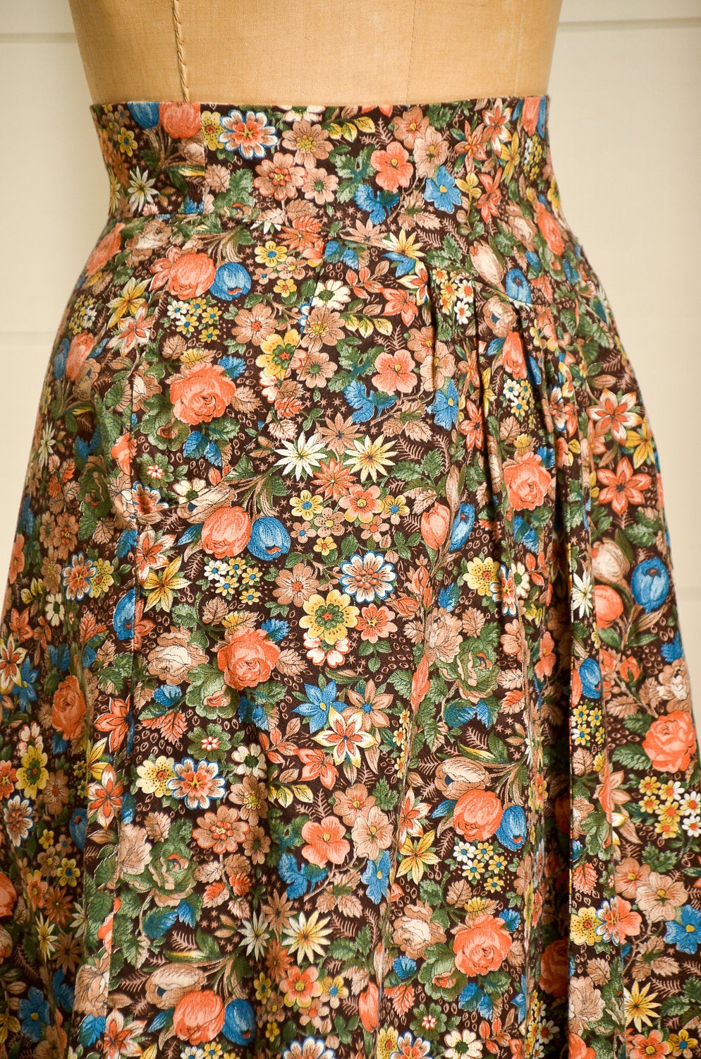 1970s Prairie Skirt Brown & Rust Floral Bouquet Print Western Dress