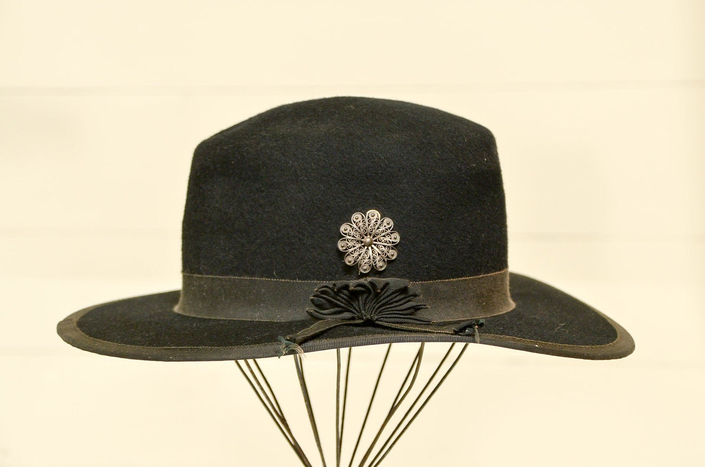 1950s Ritz New York Black Wool Felt Hat Sterling Pin Equestrian Hat