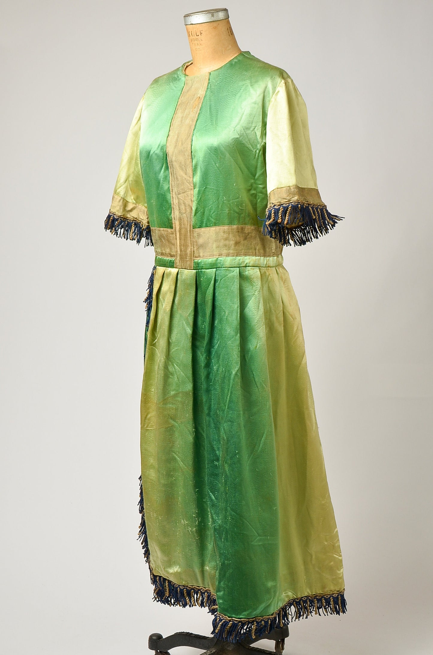 Edwardian Green Silk Full Figure Satin Dress Gown