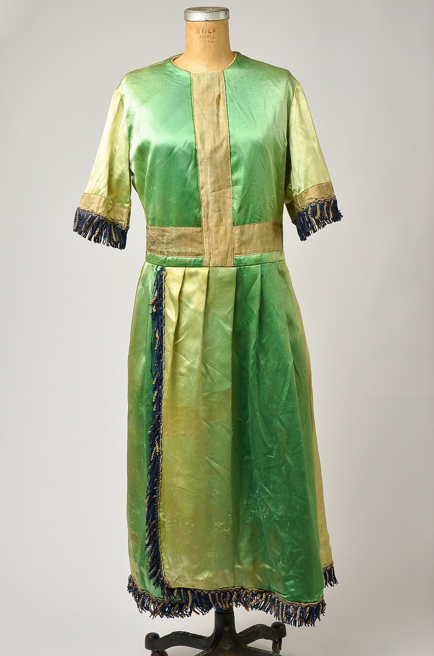 Edwardian Green Silk Full Figure Satin Dress Gown