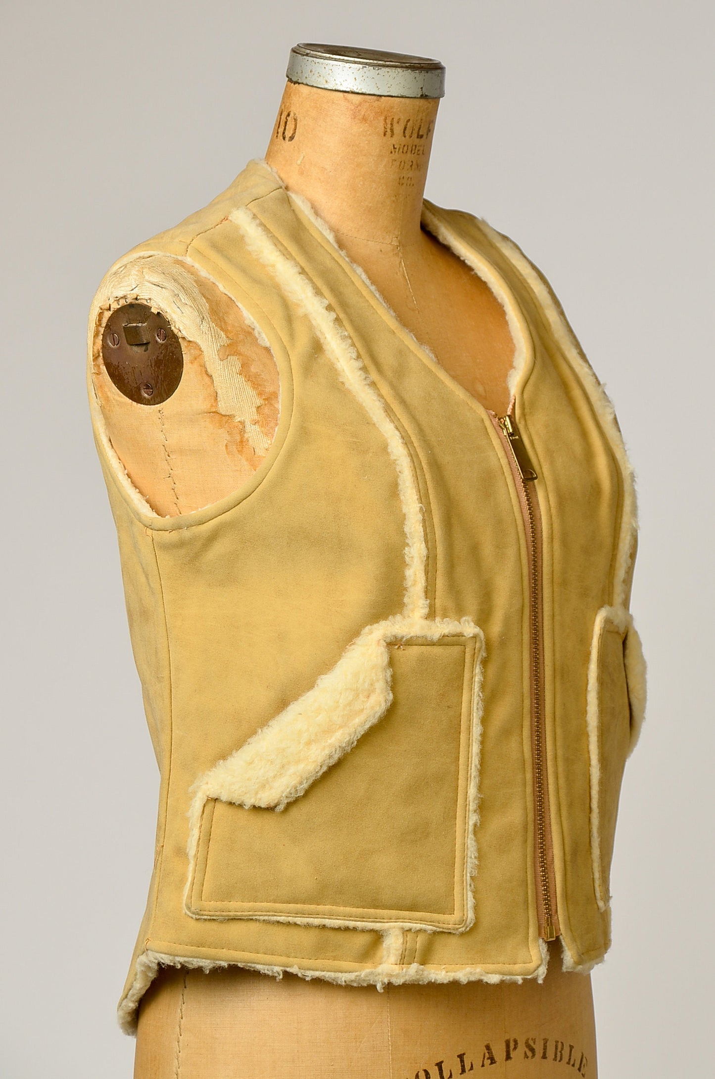 1970s Vegan Sheepskin Vest Shearling Lined Two Pocket Outdoor Zip Up Vest