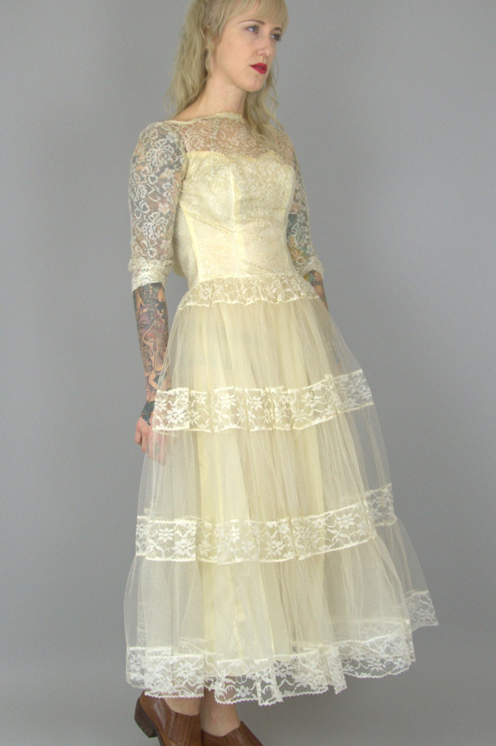 1950s Wedding Dress Ivory Lace Cupcake Tulle Wedding Dress XS